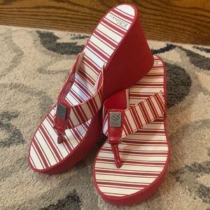 RETRO BCBG Paris Wedge Flip Flop Size 6